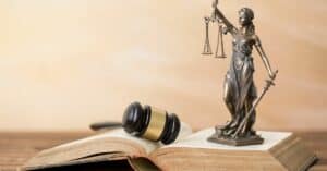תפקידו של עורך דין פלילי בגזר הדין כיצד הוא יכול לעזור לך לקבל עונש הוגן