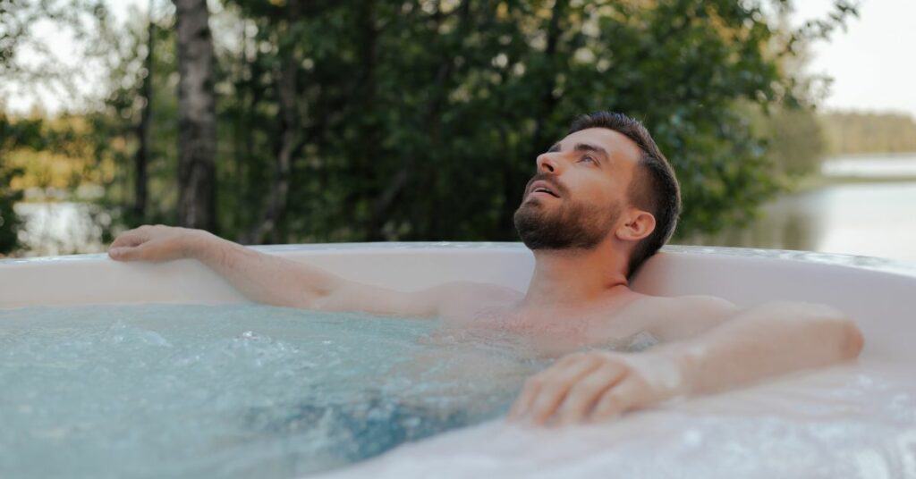 הרפיה והתאוששות כיצד השימוש בג'קוזי משתלב בתוכניות ביטוח בריאות