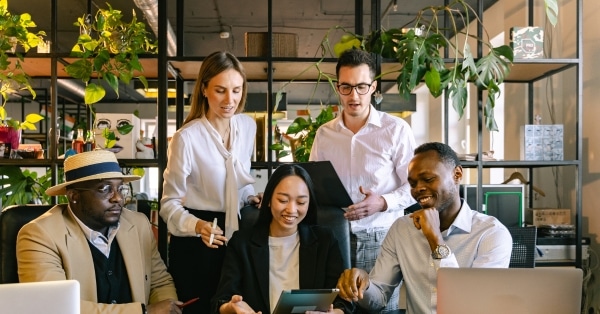 משרד עם ירוקים