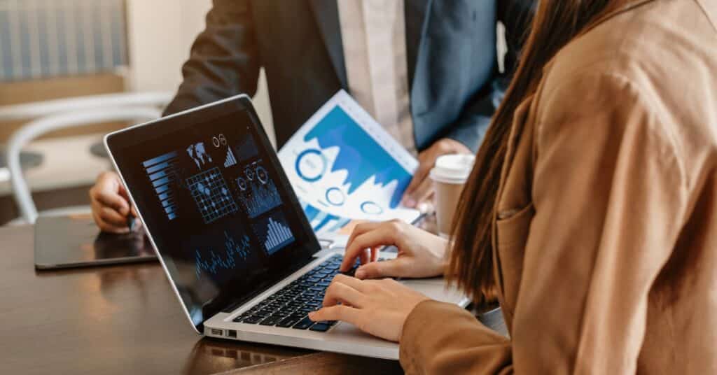 עוצמת הדיווח המתקדם במערכות משאבי אנוש