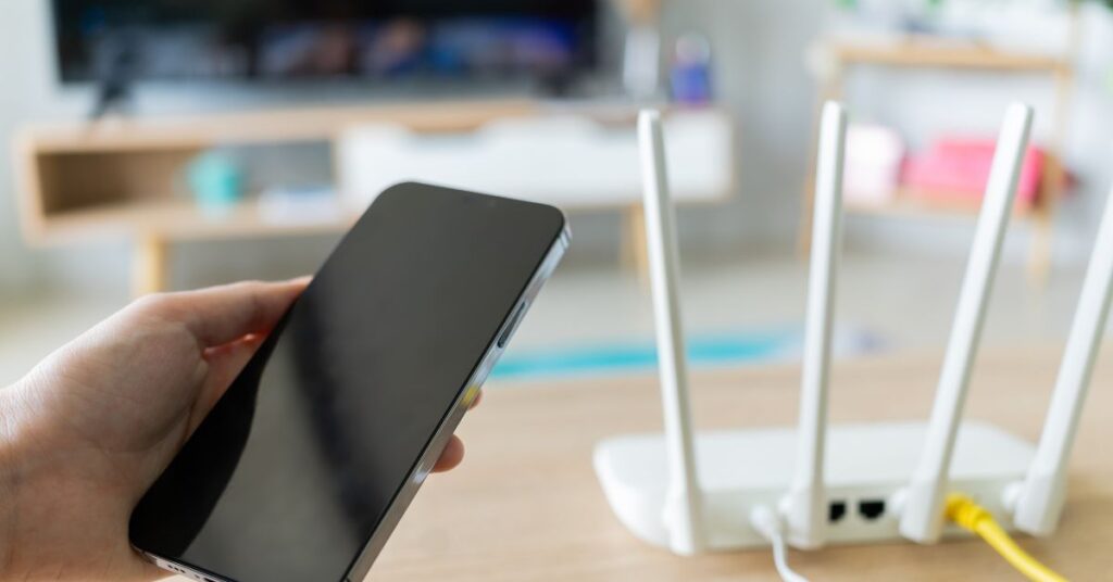 חיבור לאינטרנט, טלוויזיה וטלפון