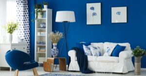 רהיטים כחול-לבן