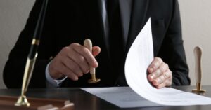 איך ניתן להגיש תביעה על הוצאת דיבה בעידן הדיגיטלי